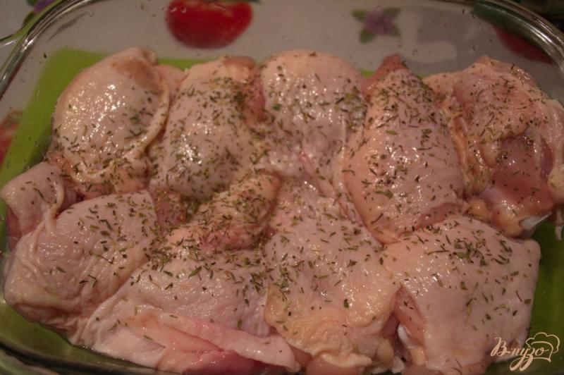 Фото приготовление рецепта: Курица под луковым соусом шаг №1