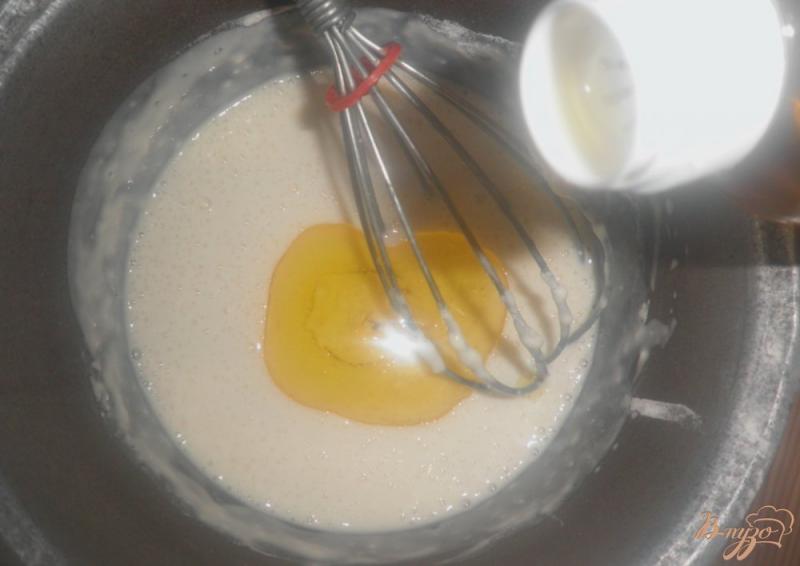 Фото приготовление рецепта: Блины без яиц шаг №4