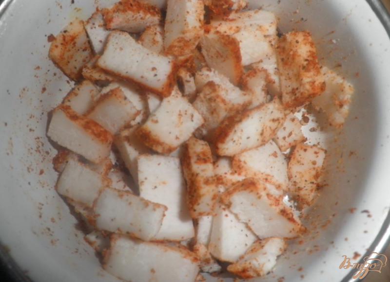 Фото приготовление рецепта: Запеченный картофель с салом шаг №3
