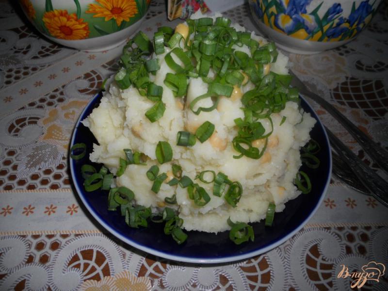 Фото приготовление рецепта: Картофельное пюре с зеленым горошком шаг №7