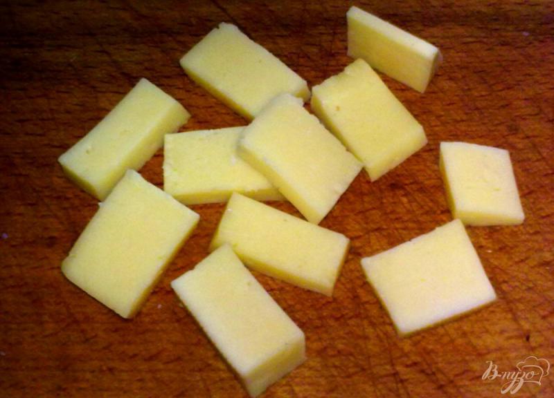 Фото приготовление рецепта: Фрикадельки с сыром и кукурузой шаг №3