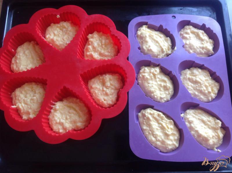 Фото приготовление рецепта: Воздушные сырники в духовке шаг №6