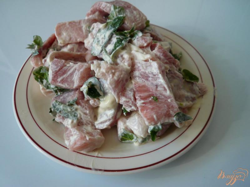 Фото приготовление рецепта: Свининка с картофелем и лучком шаг №2