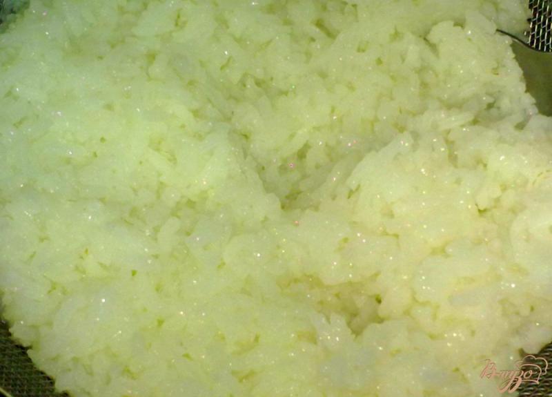 Фото приготовление рецепта: Салат с рисом и базиликом шаг №1