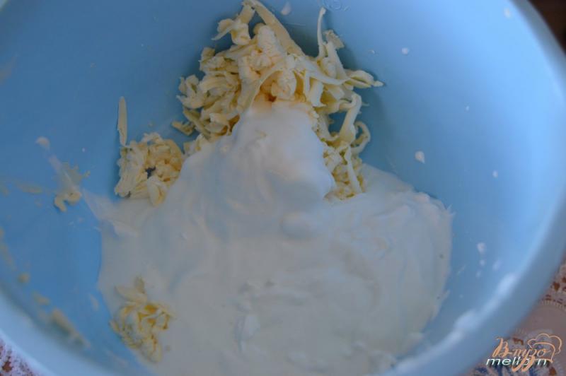 Фото приготовление рецепта: Сметано-сырное печенье с кунжутом шаг №3