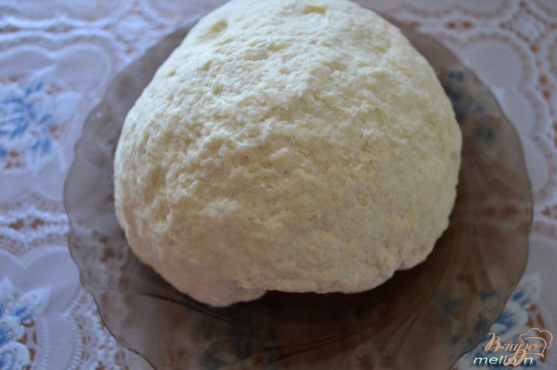 Фото приготовление рецепта: Сметано-сырное печенье с кунжутом шаг №4