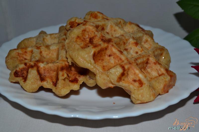 Фото приготовление рецепта: Вафли из цельнозерновой муки с сыром и курицей шаг №6