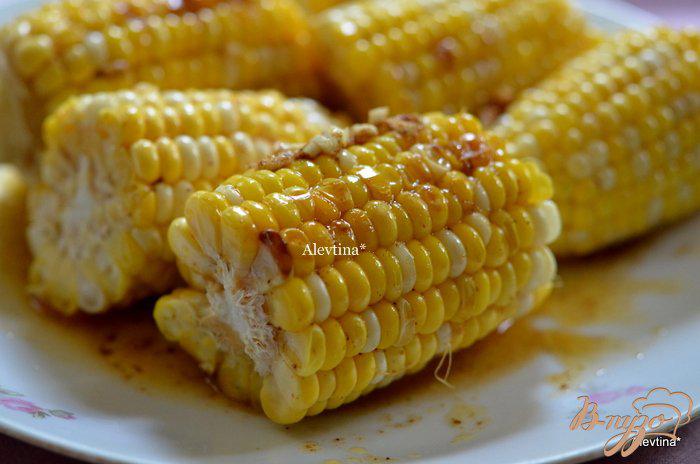 Фото приготовление рецепта: Кукуруза с ароматным маслом шаг №3