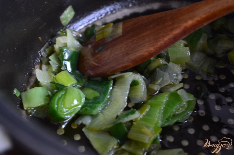 Фото приготовление рецепта: Овощной суп с омлетом шаг №1