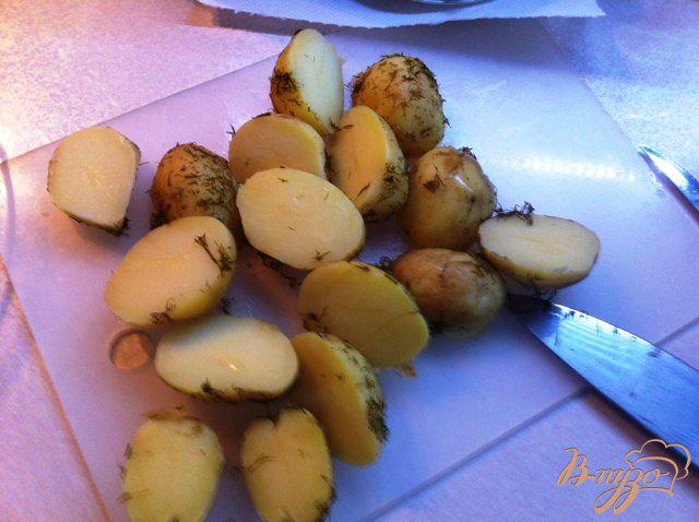 Фото приготовление рецепта: Картофель молодой по-деревенски шаг №6