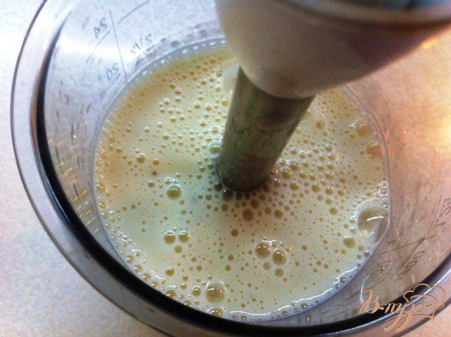 Фото приготовление рецепта: Коктейль молочно-банановый шаг №4