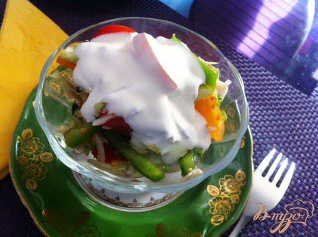 Фото приготовление рецепта: Овощной салат с капустой шаг №10