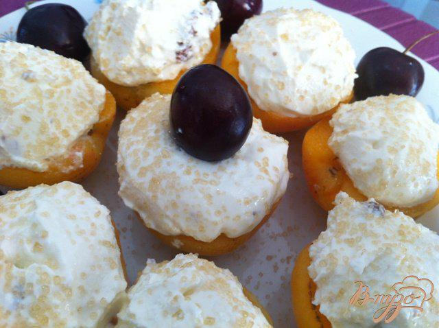 Фото приготовление рецепта: Десерт творожно-абрикосовый шаг №8