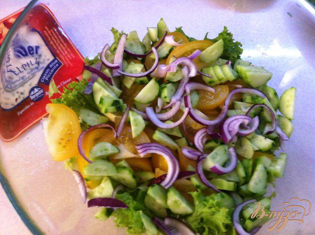 Фото приготовление рецепта: Салат с голубым сыром шаг №5