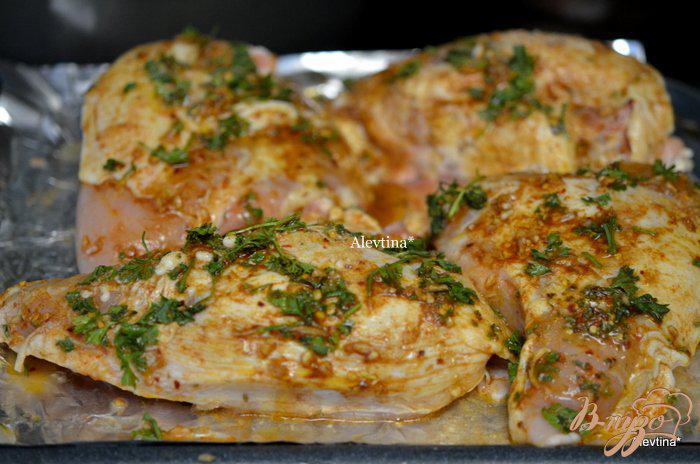 Фото приготовление рецепта: Куриные грудки под соусом пири-пири шаг №2