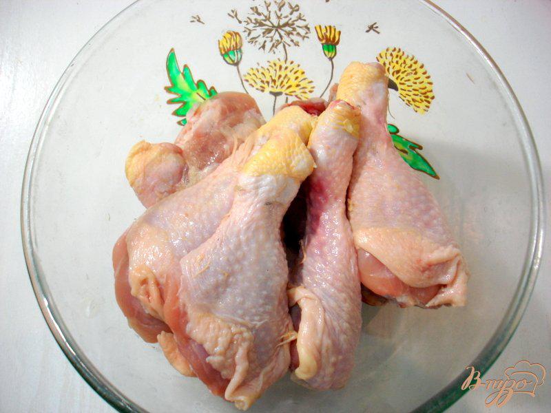 Фото приготовление рецепта: Куриные голени фаршированные фаршем и грибами шаг №6