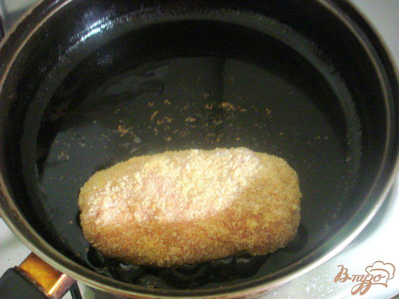 Фото приготовление рецепта: Свиные рулетики с сыром и чесноком шаг №5