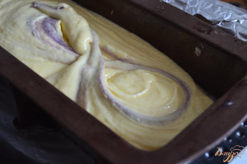 Фото приготовление рецепта: Чернично-лимонный кекс шаг №5