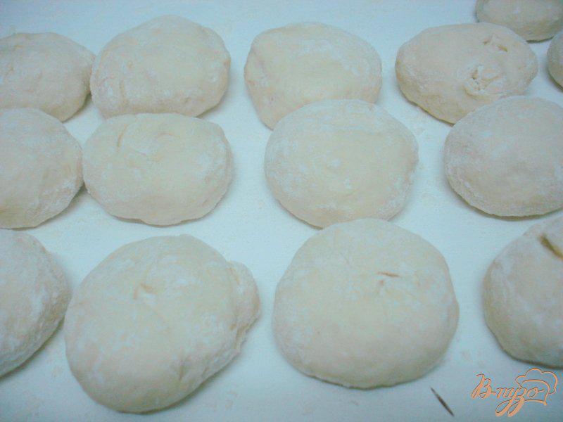 Фото приготовление рецепта: Пирожки со свежей капустой шаг №6
