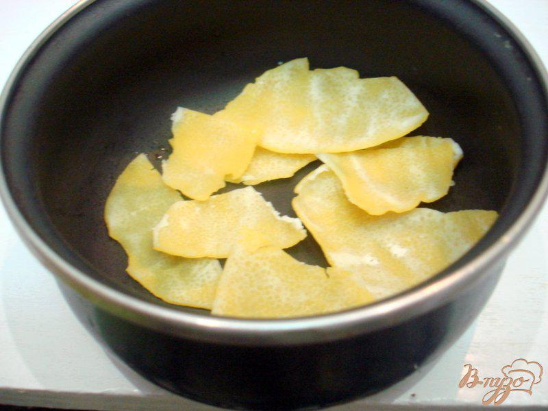 Фото приготовление рецепта: Лимонад из клубники шаг №2