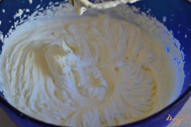 Фото приготовление рецепта: Мороженое из ежевики с шоколадной пастой шаг №4