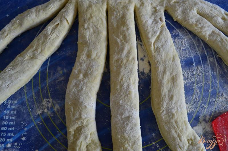 Фото приготовление рецепта: Базиликово-чесночный  хлеб шаг №4