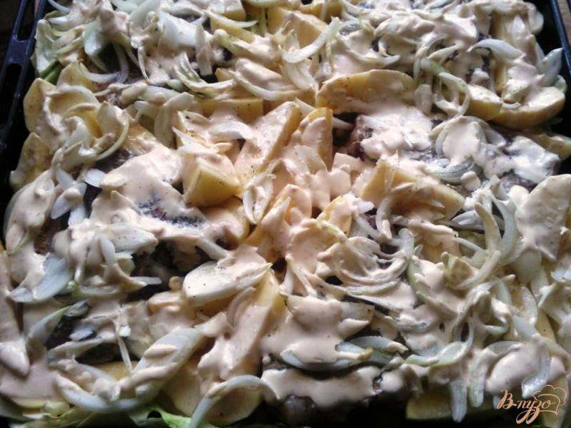 Фото приготовление рецепта: Свинина с картофелем в духовке шаг №3
