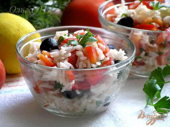 Фото приготовление рецепта: Теплый салат с рисом по-средиземноморски шаг №6