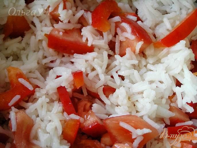 Фото приготовление рецепта: Теплый салат с рисом по-средиземноморски шаг №3