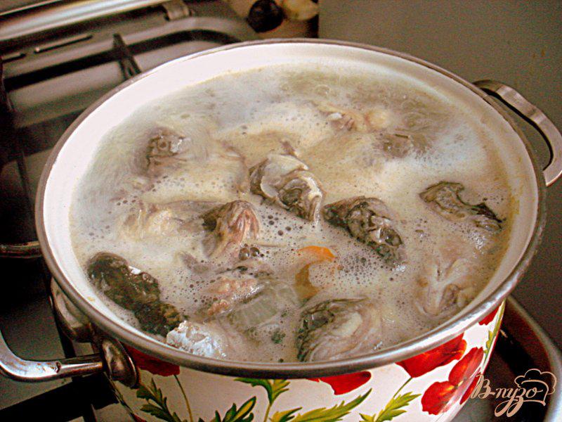Фото приготовление рецепта: Суп из карасей шаг №7