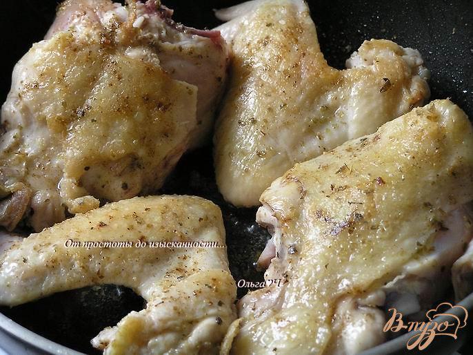 Фото приготовление рецепта: Курица с тыквой, шампиньонами и майораном (в мультиварке) шаг №1