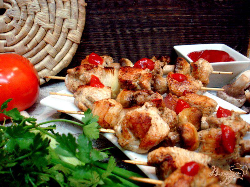 Фото приготовление рецепта: Куриные шашлычки с грибами шаг №10