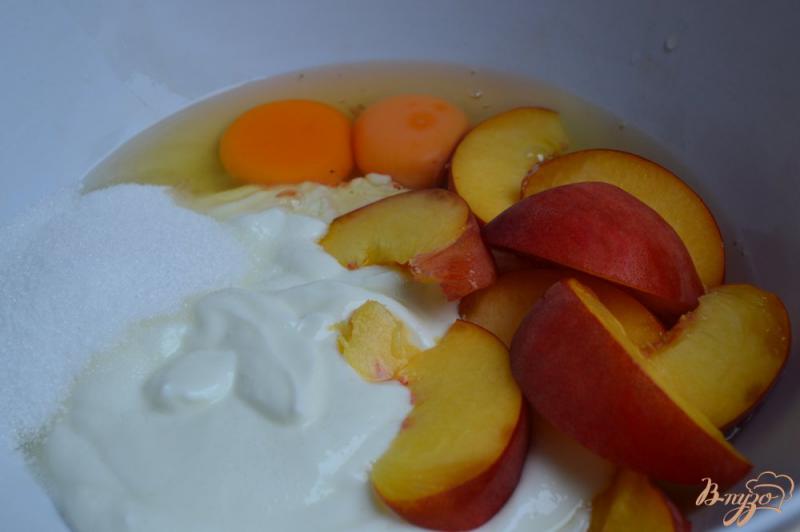 Фото приготовление рецепта: Творожная запеканка с персиками шаг №1