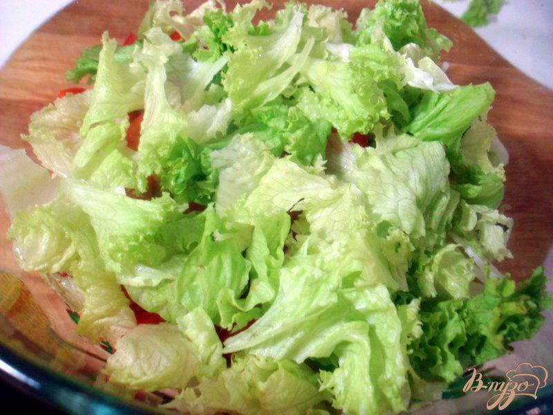 Фото приготовление рецепта: Салат из копчёной горбуши шаг №6