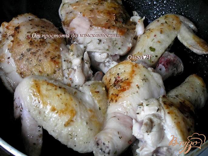 Фото приготовление рецепта: Курица с итальянскими травами и мятным сиропом шаг №2