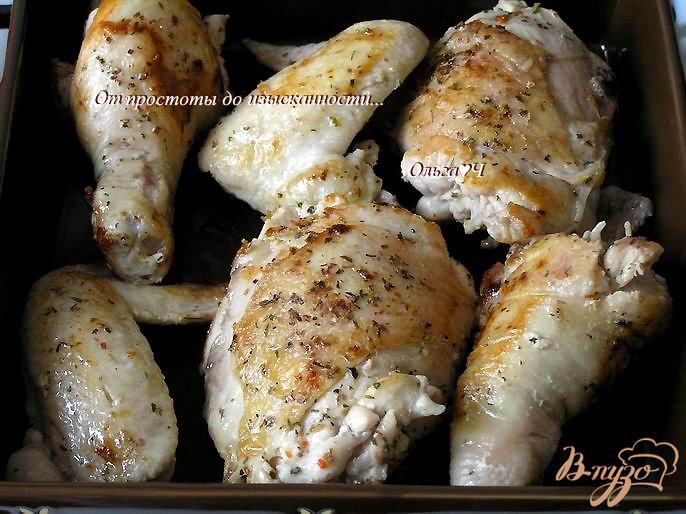 Фото приготовление рецепта: Курица с итальянскими травами и мятным сиропом шаг №3