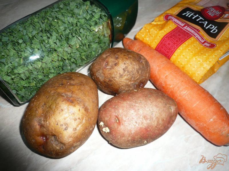 Фото приготовление рецепта: Суп с рисом и картофелем шаг №1