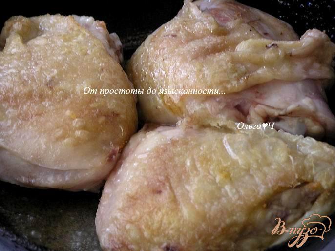 Фото приготовление рецепта: Куриные бедра с кабачком и рисом шаг №1