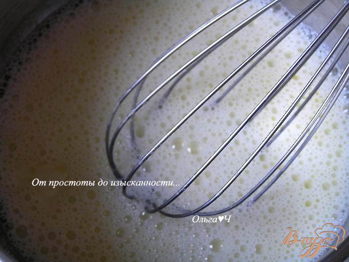 Фото приготовление рецепта: Сливочное клубничное мороженое шаг №2