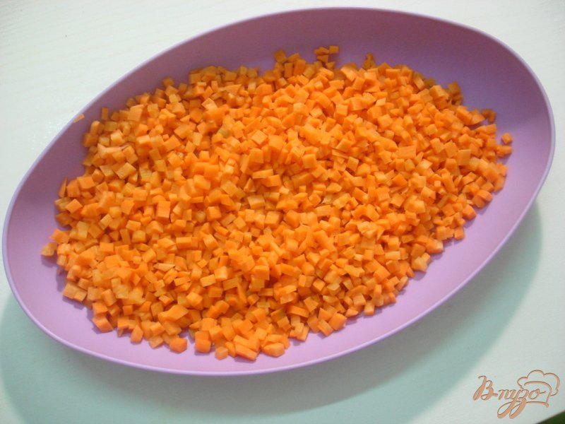 Фото приготовление рецепта: Зелёный горошек с морковью в соусе шаг №2