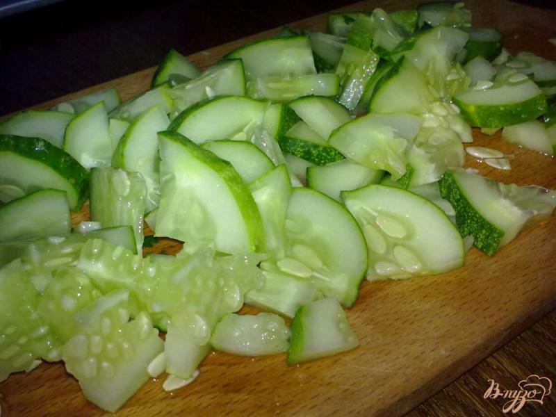 Фото приготовление рецепта: Салат с цветной капустой «Зеленый» шаг №2