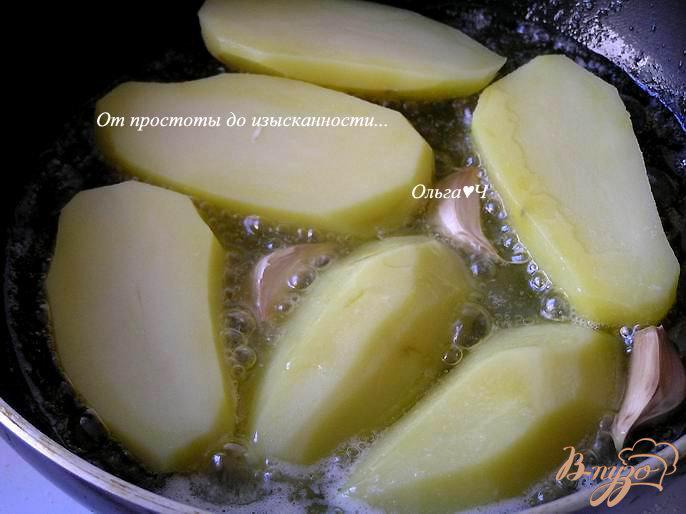 Фото приготовление рецепта: Картофель с хрустящей корочкой шаг №2