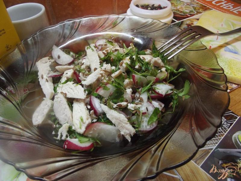 Фото приготовление рецепта: Салат куриный с теплой заправкой шаг №6