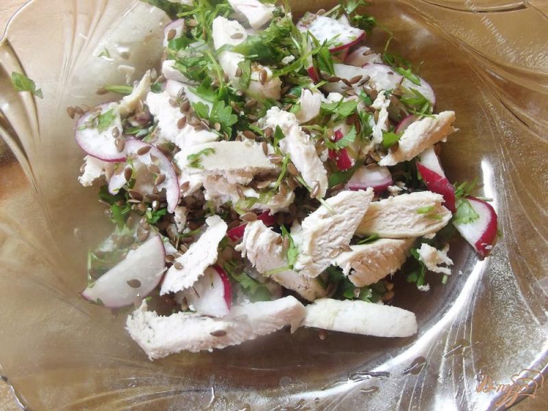 Фото приготовление рецепта: Салат куриный с теплой заправкой шаг №4