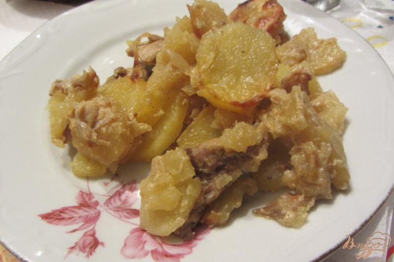 Фото приготовление рецепта: Аппетитный картофель тушенный с грибами и свининой. шаг №7