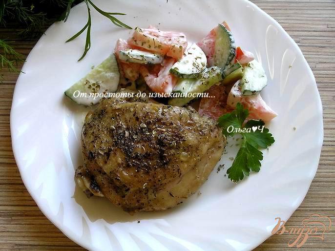 Фото приготовление рецепта: Куриные бедра с прованскими травами шаг №4