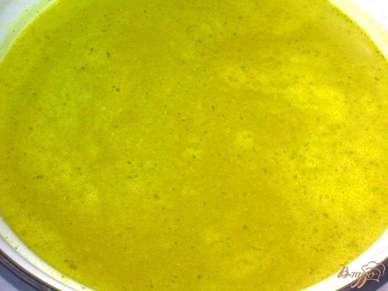 Фото приготовление рецепта: Куриный суп  с гречкой и грибами шаг №3