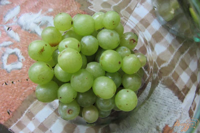 Фото приготовление рецепта: Консервированый виноградный компот шаг №1