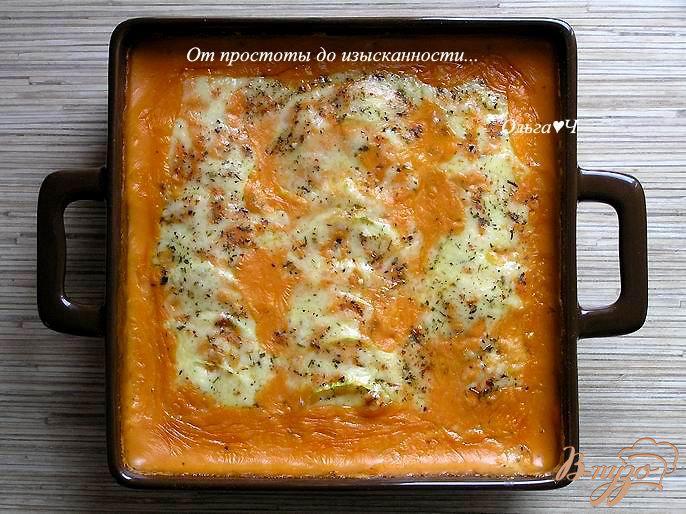 Фото приготовление рецепта: Запеченные кабачки под томатным соусом Бешамель шаг №6