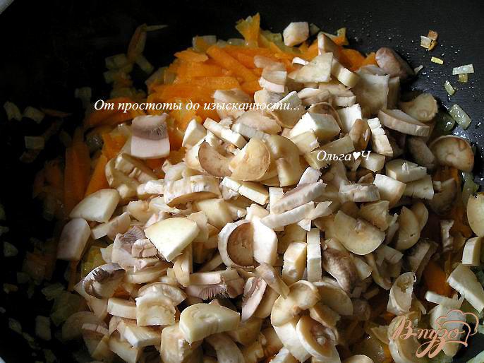 Фото приготовление рецепта: Соевые котлетки с грибами (в духовке) шаг №2